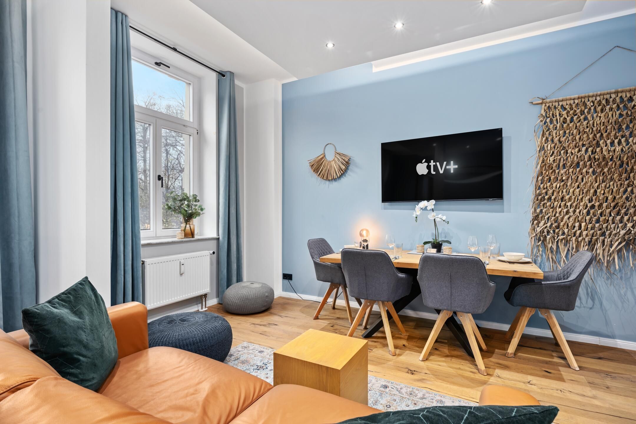 Essbereich mit Arbeitsplatz im Studio Osterweihstraße 18 in Zwickau