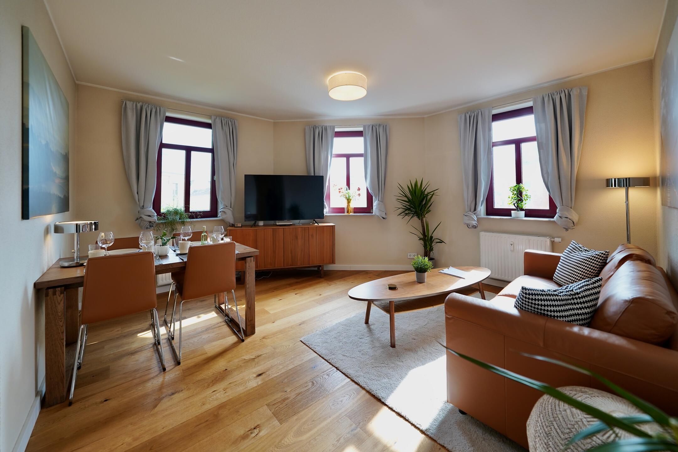 Helle Stadtoase Kreisigstraße 29 in Zwickau mit Wohn- und Essbereich