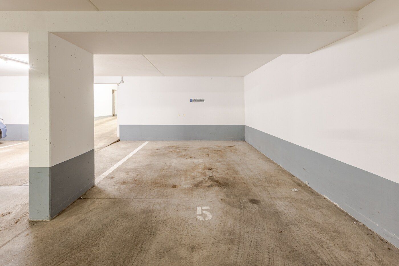 Miele-Küche mit Essbereich im Loft Kreuzstraße 20 in Leipzig