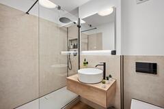 Gallery image 4 of 34