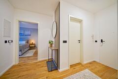 Gallery image 21 of 34