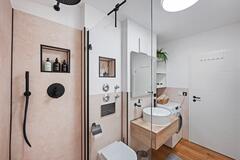 Gallery image 24 of 34