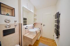 Gallery image 26 of 34