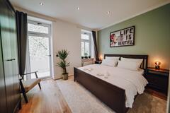 Gallery image 4 of 35