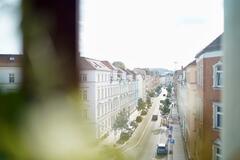 Thumbnail image 5 of 36