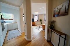 Thumbnail image 16 of 36