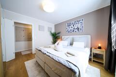 Gallery image 21 of 36