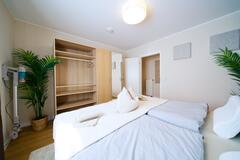 Gallery image 24 of 36