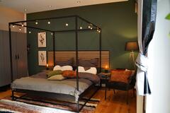 Gallery image 7 of 35