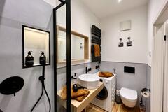 Gallery image 28 of 35