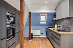 Gallery image 4 of 27