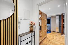 Gallery image 21 of 27