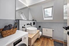 Gallery image 22 of 27